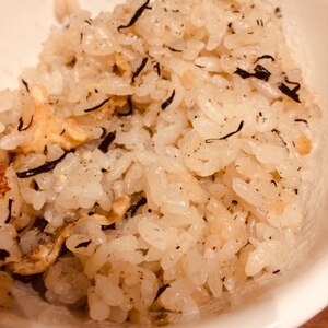 ひじきと油あげの炊き込みご飯